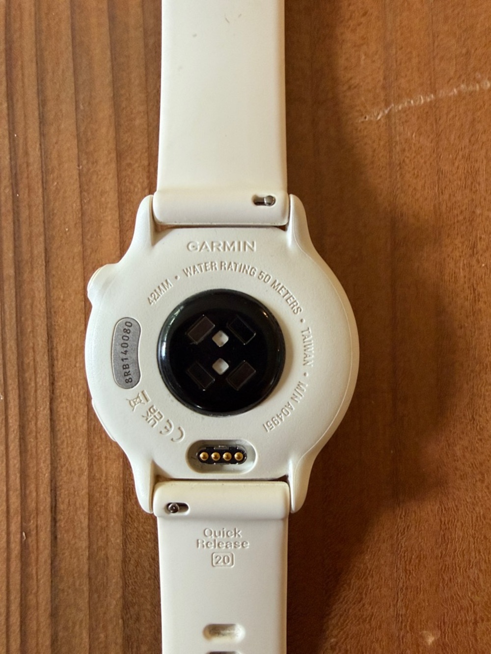 Garmin Vivoactive 6 Lunar Gold - Picture 3 of 9